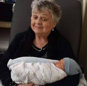 Meet your Posher, Connie